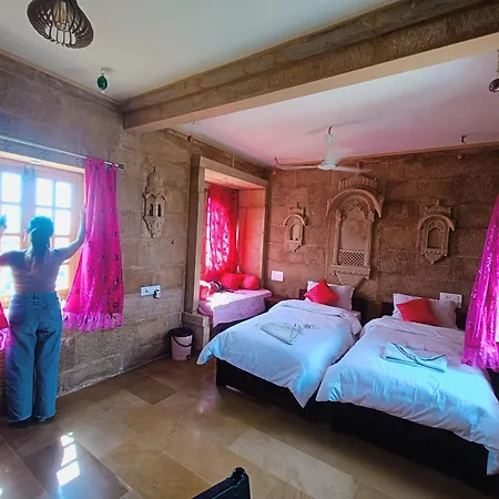 Mud Mirror Guesthouse-3
